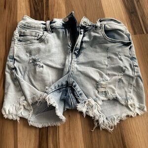 Zenana Outfitters Frayed Hem Jean Shorts